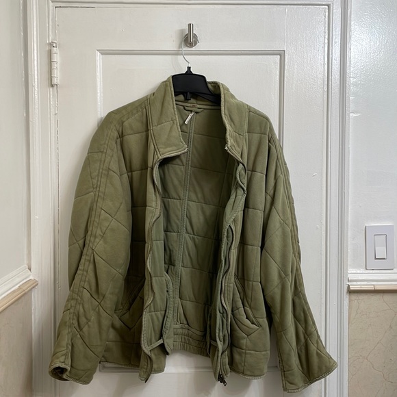Free People Over Sized Green Quilted Bomber - Picture 1 of 4